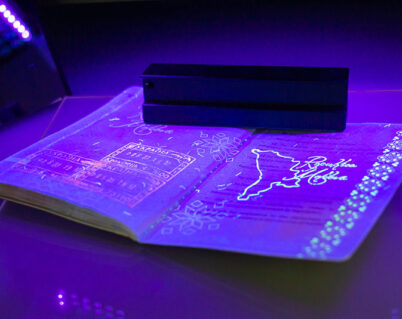 document under blacklight